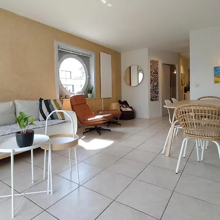 2 Bedroom Lovely In *